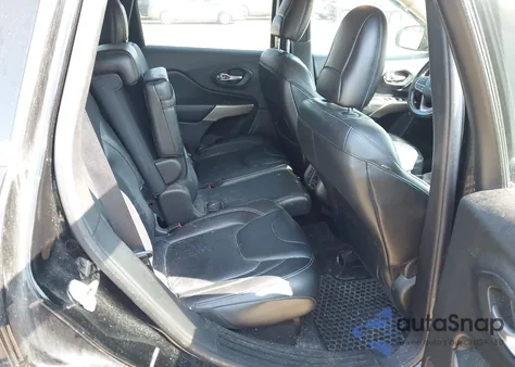 2017 Jeep Cherokee Latitude 4X4 z USA, uszkodzony, nr VIN 1C4PJMCB0HW634904